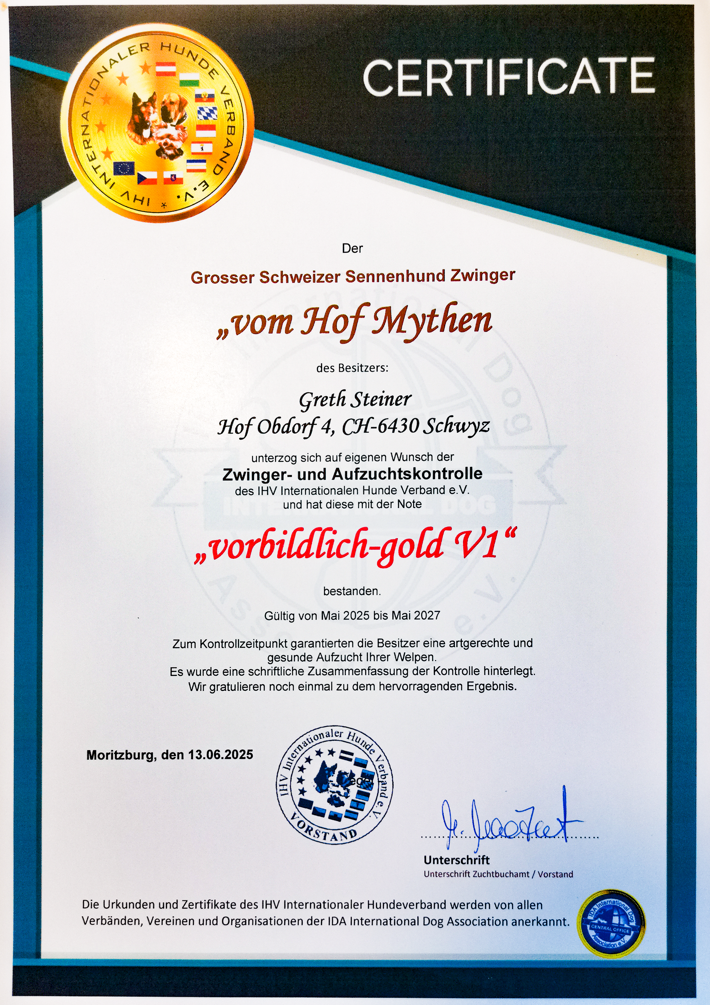 Auszeichnung für die Zuchtstätte Hof Myten vom internationalen Hundeverband - vorbildlich gold V1